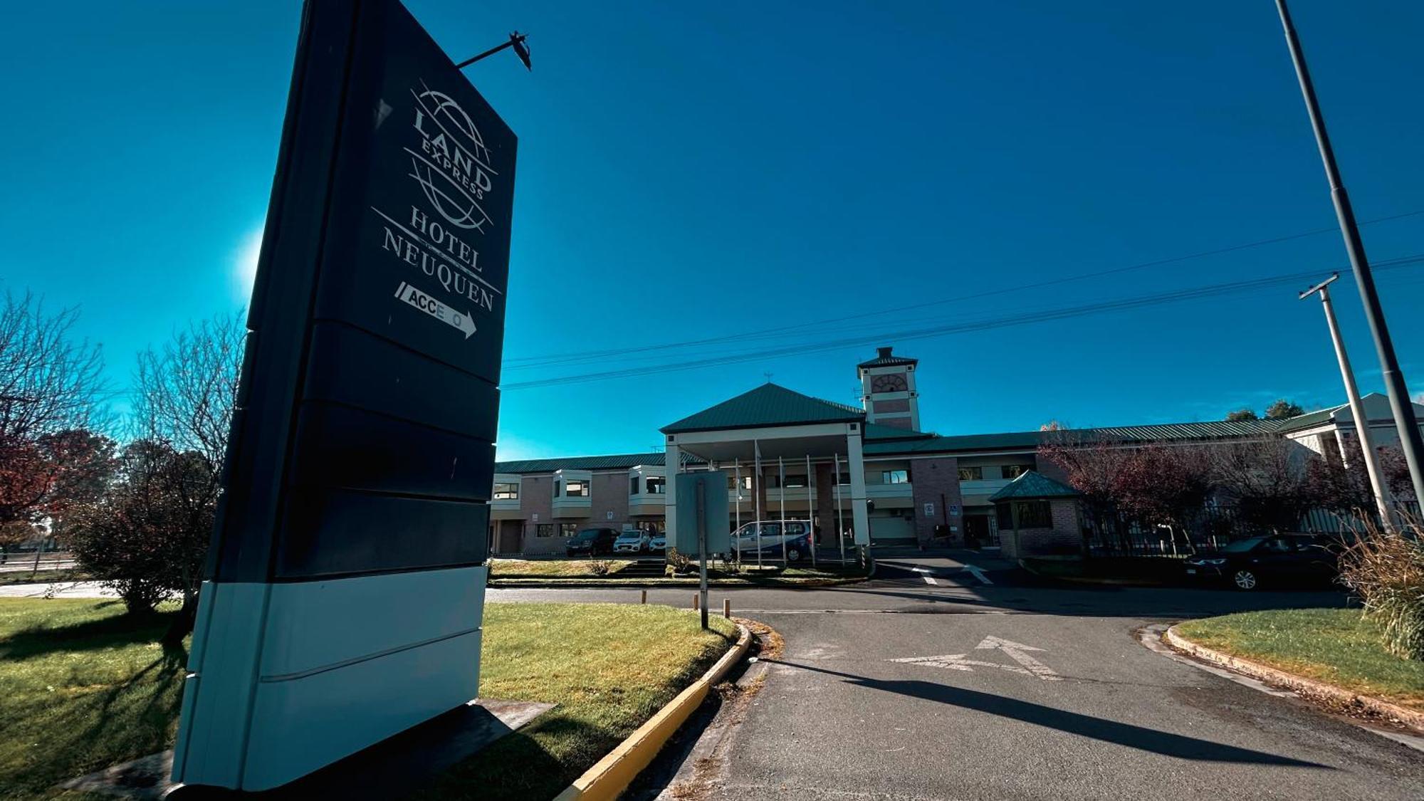 Hotel Land Express Neuquén Zewnętrze zdjęcie